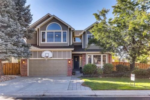 2416 Oakland Cir, Denver, CO 80014-1884