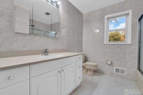 41 Meredith Rd, Piscataway NJ  08854-5419 exterior