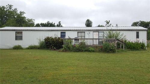 309 5th St, Minco, OK 73059-3201