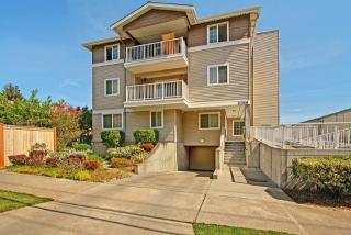 11326 3rd Ave, Seattle WA  98125-6011 exterior