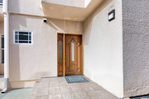 125 Maple St, Glendale, CA 91205-2107