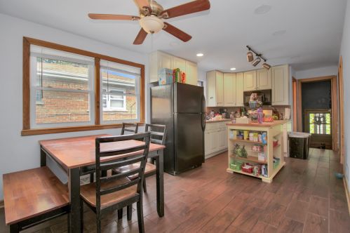 3744 Hayford St, Chicago, IL 60652-1320