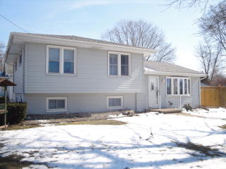 633 Chestnut St, Hoopeston, IL 60942-1827