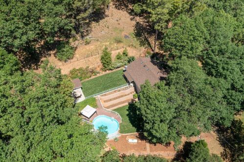 16138 Annie Dr, Grass Valley, CA 95949-7149