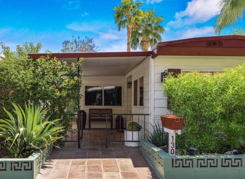 130 Valley Dr, Palm Springs, CA 92264-8318