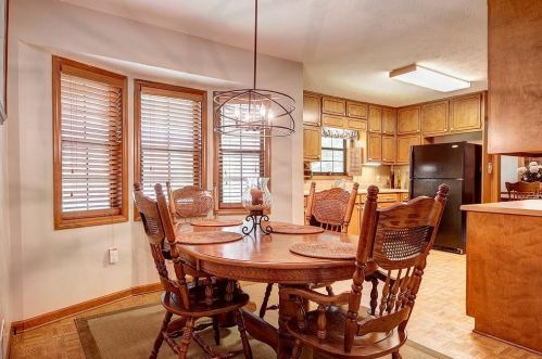 125 Oak Leaf Dr, Stockbridge GA  30281-4998 exterior