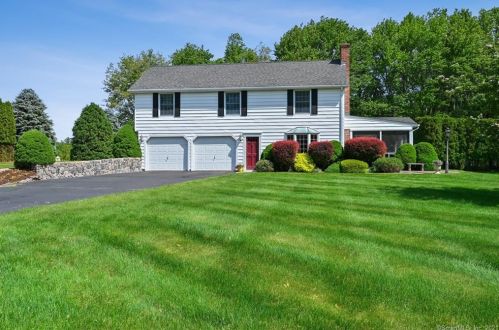 20 Valley View Dr, Somers, CT 06071-1019