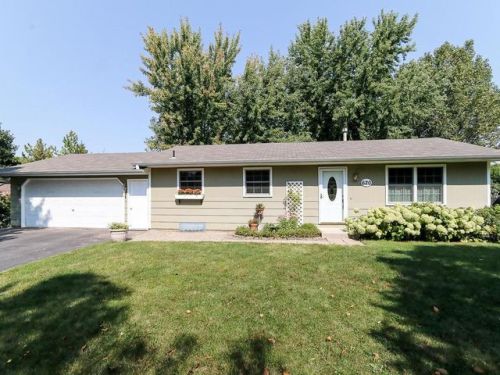 620 Hillside Dr, Minnetrista, MN 55388