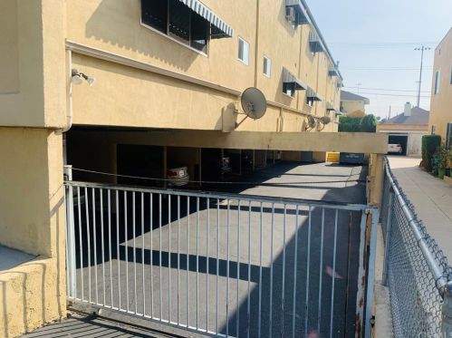 332 Cornell Dr, Burbank, CA 91504-4312