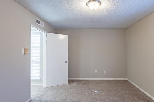 2992 Buttonwood Dr, Carrollton TX exterior