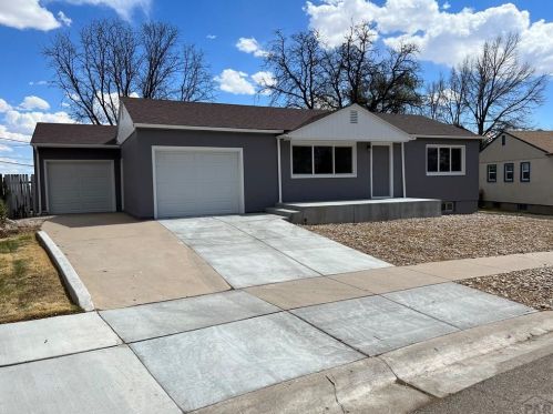 1510 Alexander Cir, Pueblo, CO 81001-2025