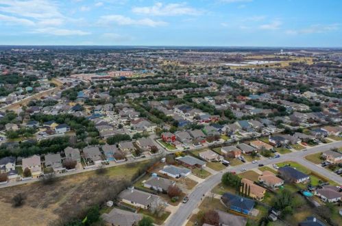 193 Spg Br Loop, Uhland TX 78640-5365 exterior