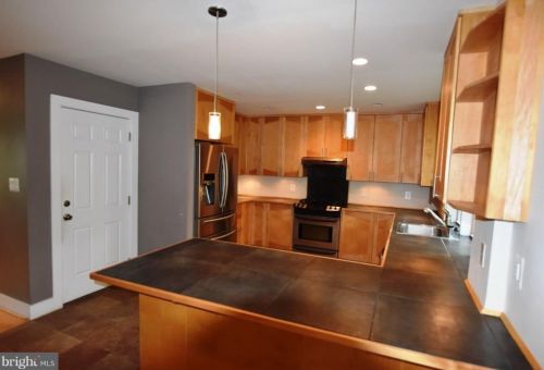 2022 Hanover St, Silver Spring MD  20910-2105 exterior