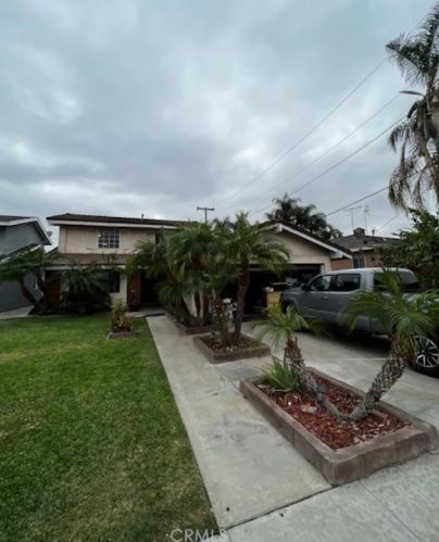 8448 Everest St, Downey, CA 90242-3622