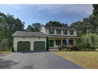 5 Stoneridge Dr, Coventry, RI 02816-8726