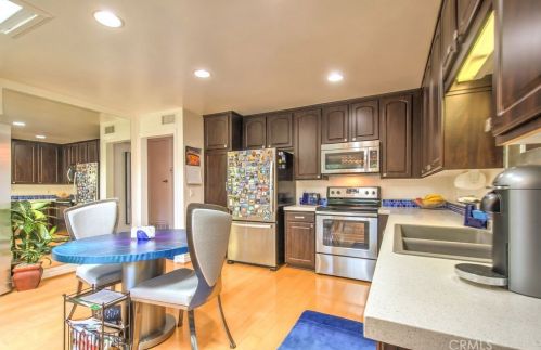 12 Gumwood, Irvine CA  92612-2352 exterior