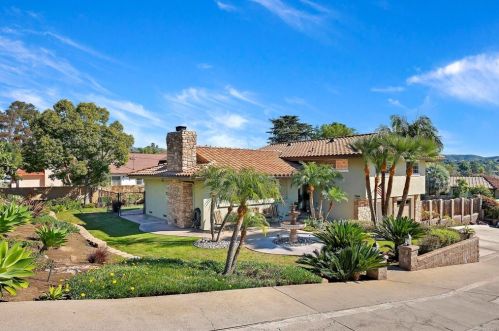 2066 Alta Vista Dr, Vista, CA 92084-7016