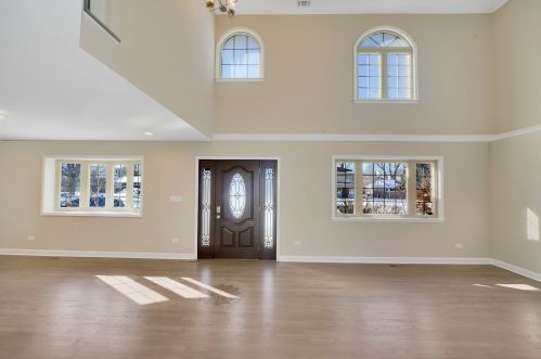 8293 Ozanam Ave, Niles IL  60714-2454 exterior