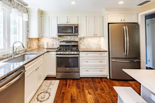 201 Fairlawn Dr, Torrington CT  06790-5809 exterior