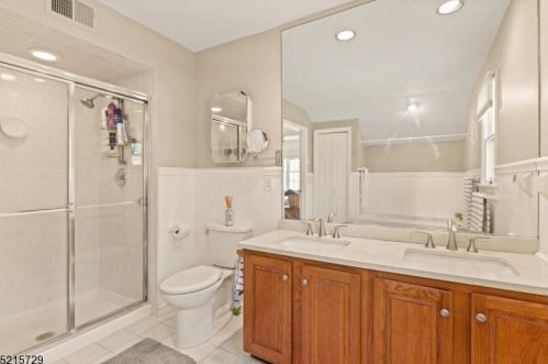 1 Village Ct, Dover NJ  07869-3497 exterior