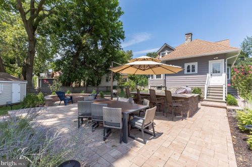 300 Collings Ave, Camden NJ 08107-1738 exterior