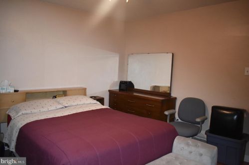 6024 10th St, Philadelphia PA 19147-1917 exterior