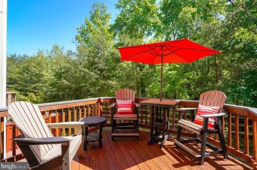 7328 Hampton Manor Pl, Springfield VA  22150-4921 exterior