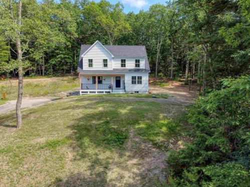 9 Sherry Ln, Hampstead, NH 03841-2317