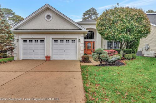 84 Crooked Stick Rd, Jackson Twp, NJ 08527-4035