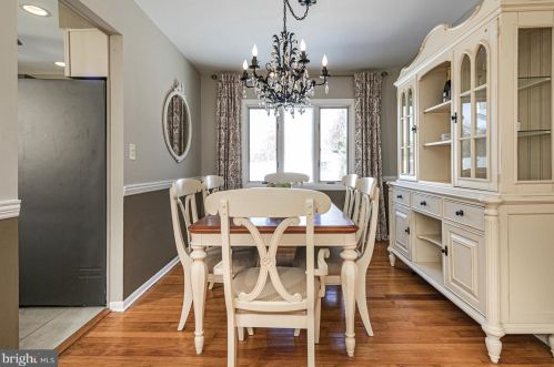 12 Hopatcong Dr, Trenton NJ  08648-4111 exterior