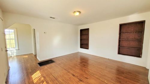 4813 Old Mansfield Rd, Fort Worth TX  76119-4622 exterior