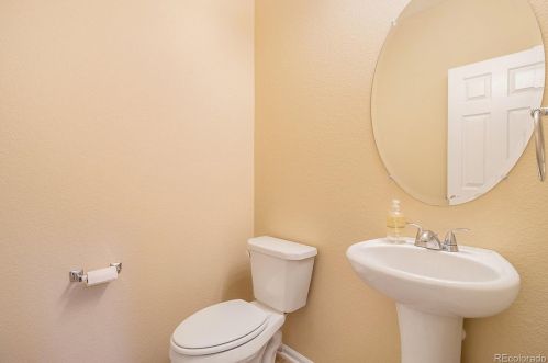 21531 Un Dr, Denver CO 80015-6600 exterior