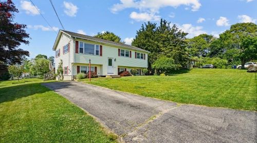 3 Jovere Dr, Westerly, RI 02891-2822