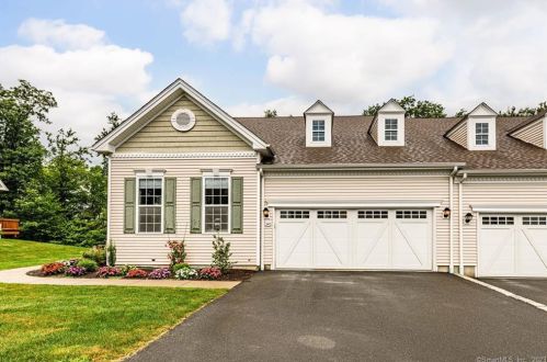 240 Sycamore Dr, Waterbury, CT 06712-6401