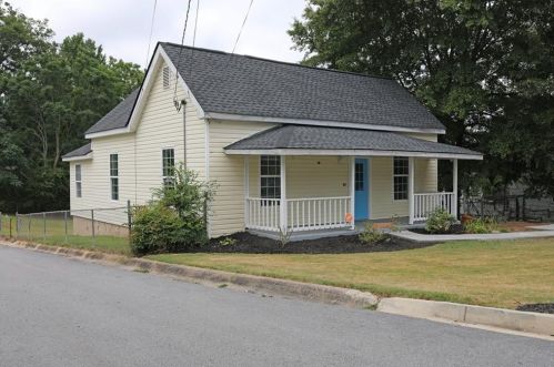 1595 Elm St, Conyers GA  30012-3715 exterior