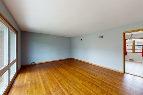 144 Michigan Ave, Addison, IL 60101-3928