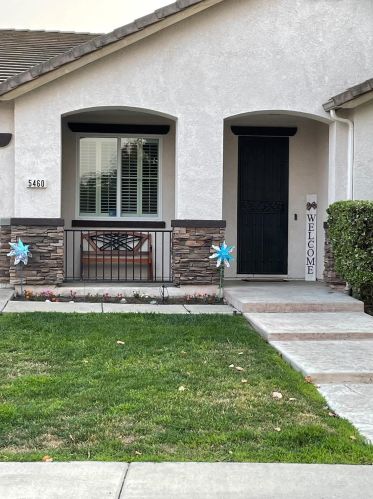 5460 Cosumnes Dr, Stockton, CA 95219-7124