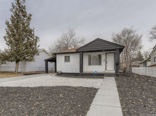 1656 Kingston St, Denver, CO 80010-2506