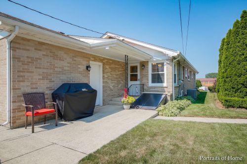 801 Sobieski St, Lemont IL  60439-4062 exterior