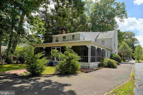 217 Kensington Ave, Trenton, NJ 08618-3331
