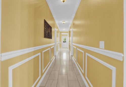 1156 Sugarbush Dr, Vista CA 92084-7464 exterior