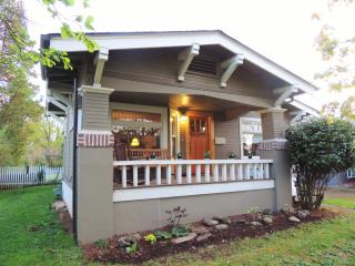 1105 Pine St, Silverton OR  97381-1322 exterior