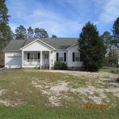 1000 Longleaf Dr, Oak Island, NC 28461-9194