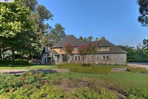 1 Deer Oaks Dr, Pleasanton, CA 94588-8236