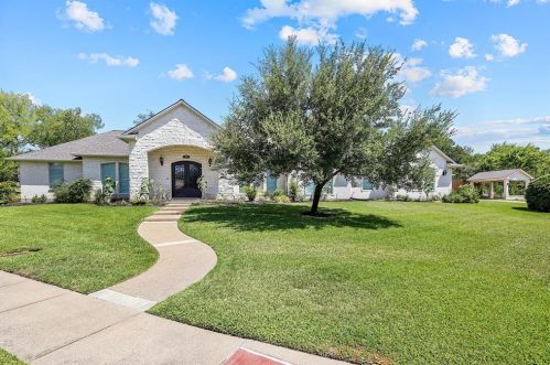 3240 Walnut Creek Ct, Bryan TX  77807-4851 exterior