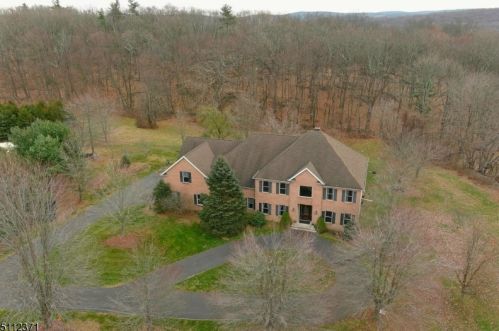 123 Old Prospect School Rd, Sparta, NJ 07871-3313