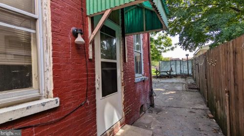 235 Howard Ave, Lancaster PA  17602-3603 exterior