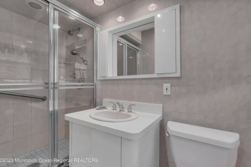 4 Judith Ct, Tinton Falls NJ  07712-4136 exterior