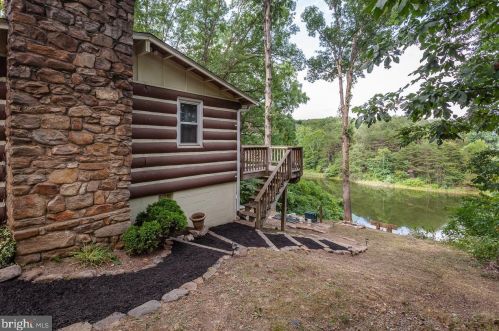 330 Mountainview Dr, Richmond National Battlefiel, VA 22835-2686