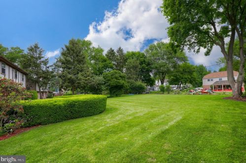 1343 Country Club Dr, Lancaster PA  17601-5209 exterior